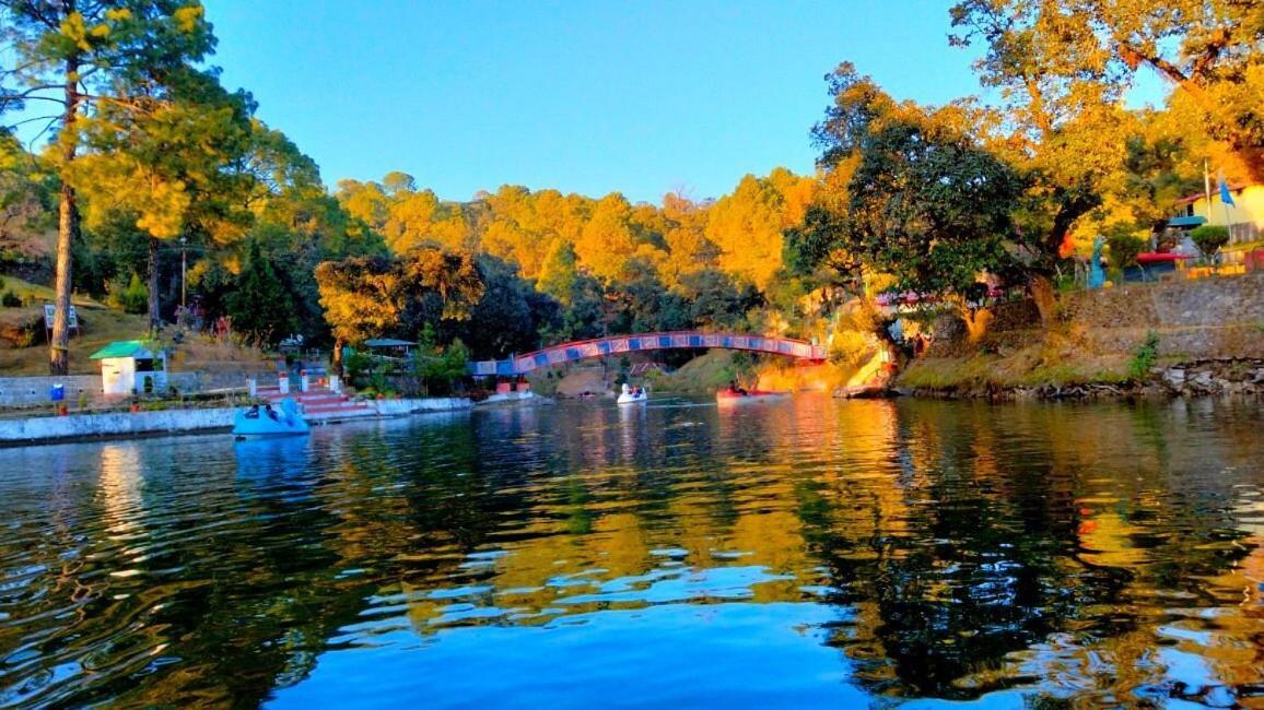 Riverside Resort Лансдаун Экстерьер фото