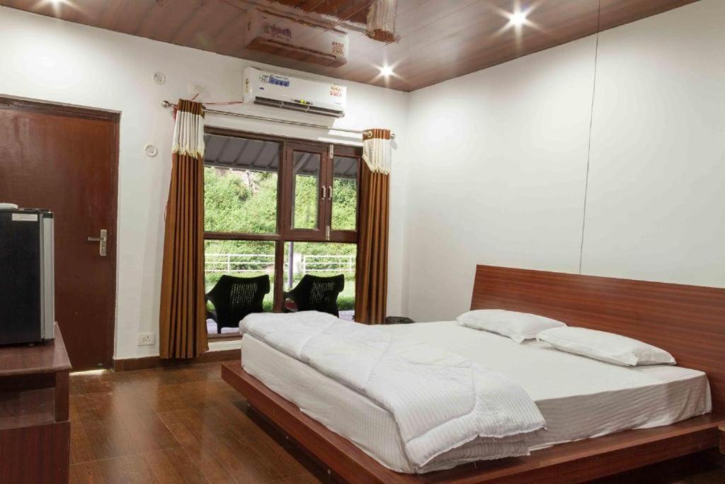 Riverside Resort Лансдаун Экстерьер фото
